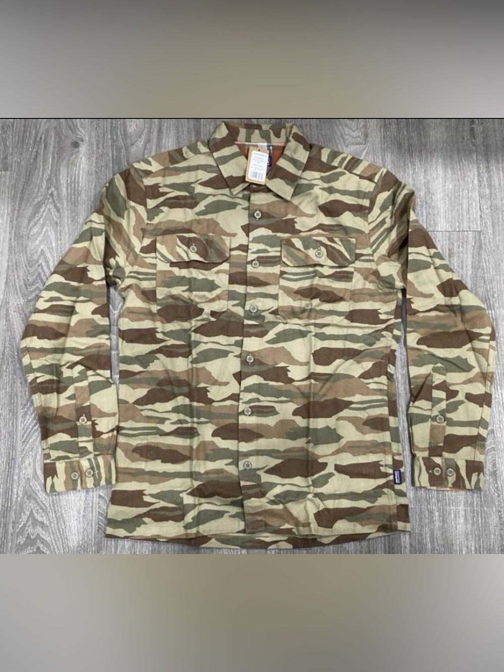 Patagonia Men’s Long Sleeve Camo Fjord Flannel Shirt Size M
